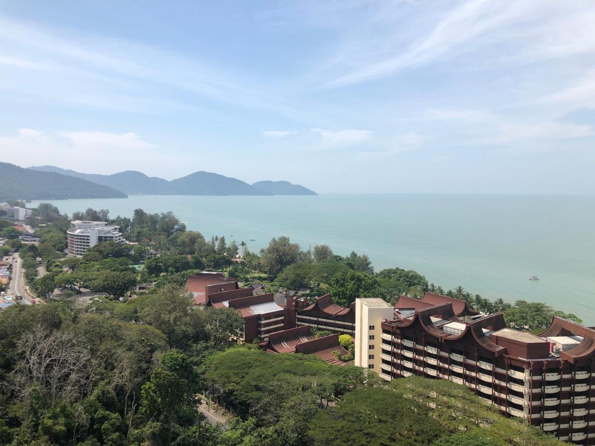 Susie'S Resort Seaview Suites At Sri Sayang Batu Ferringhi Exterior photo